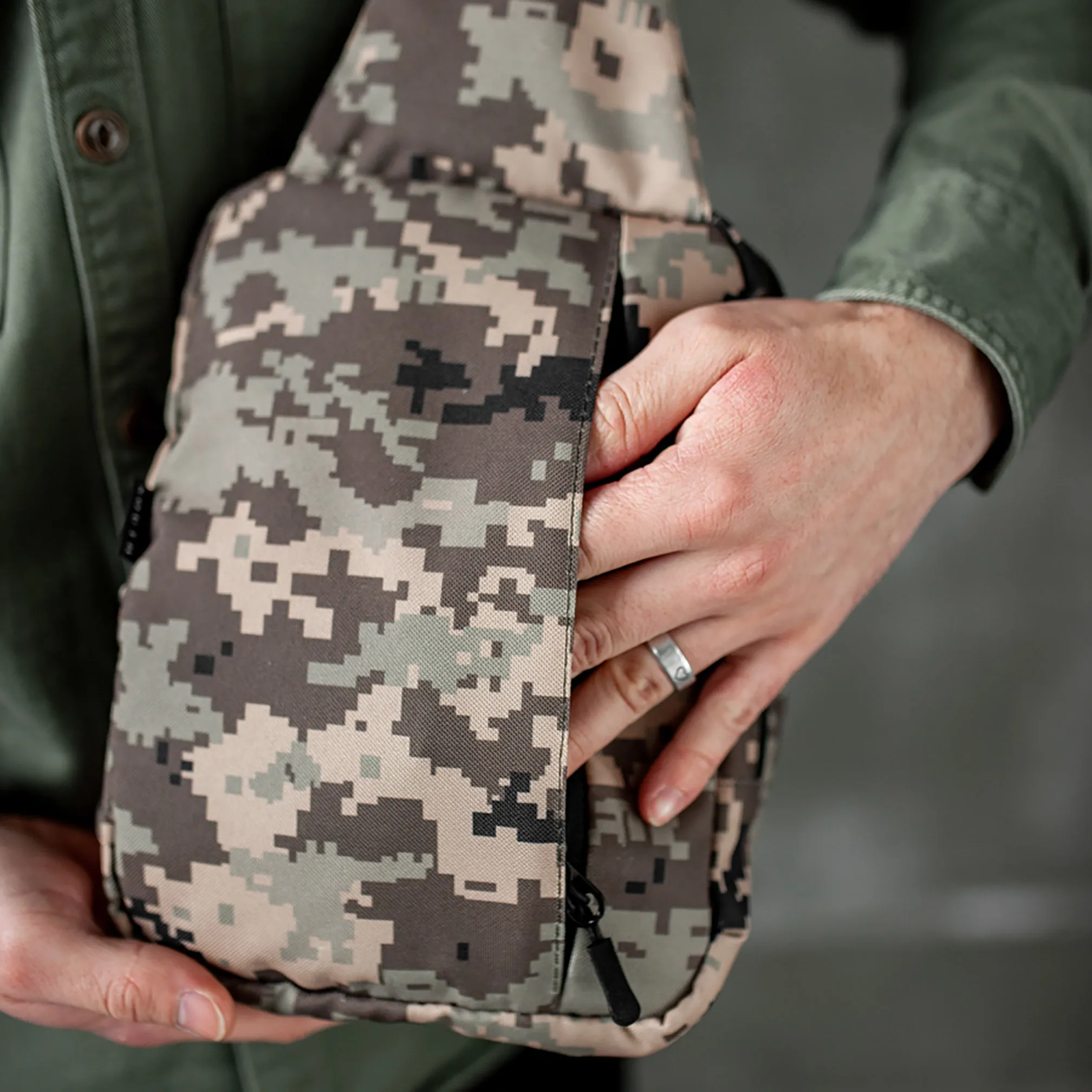 Messenger South Tactic Pixel Camo