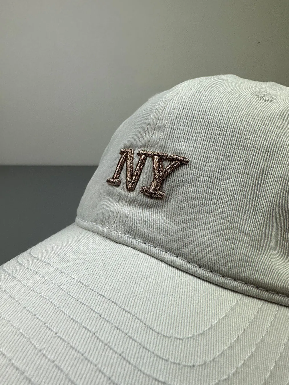 Бейсболка Noname Золотий лого NY  Білий