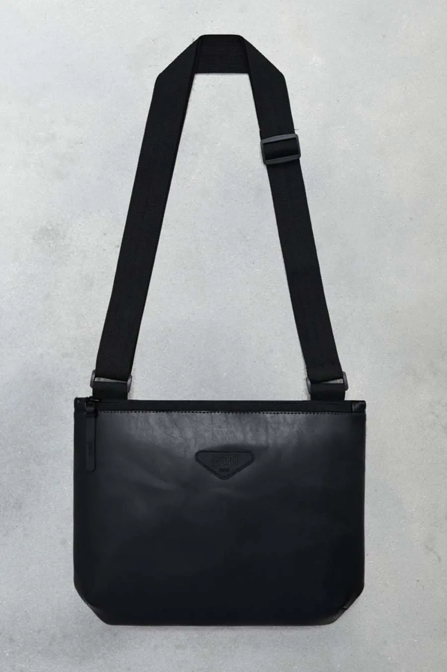 Mesenger Gard Bag over the shoulder Crossbody Stealth - 2 Casaul Mod | eco leather glossy pile 2/23 black
