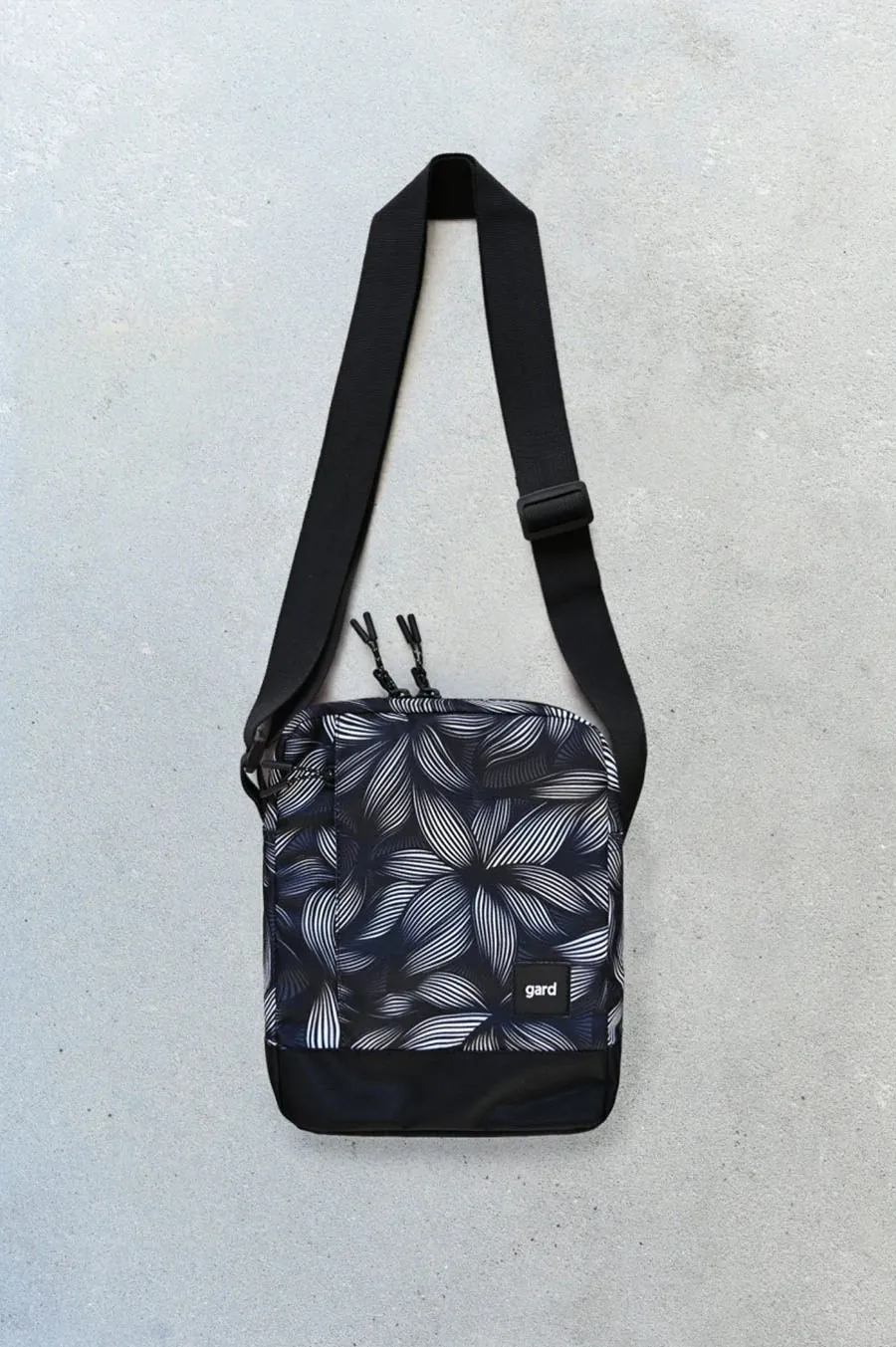 Messenger Gard Bag over the shoulder Copyleator | White Flowers 3/22 Black
