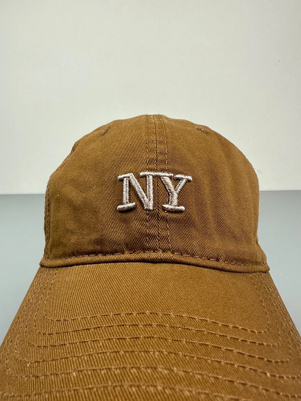Бейсболка Noname Золотий лого NY  Коричневий