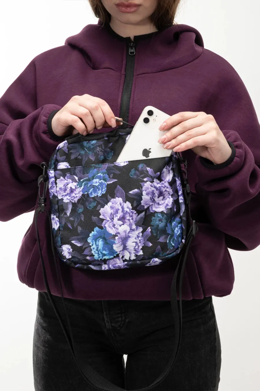 Messenger Gard Bag over Kvadrat's shoulder | purple flowers 1/24 black