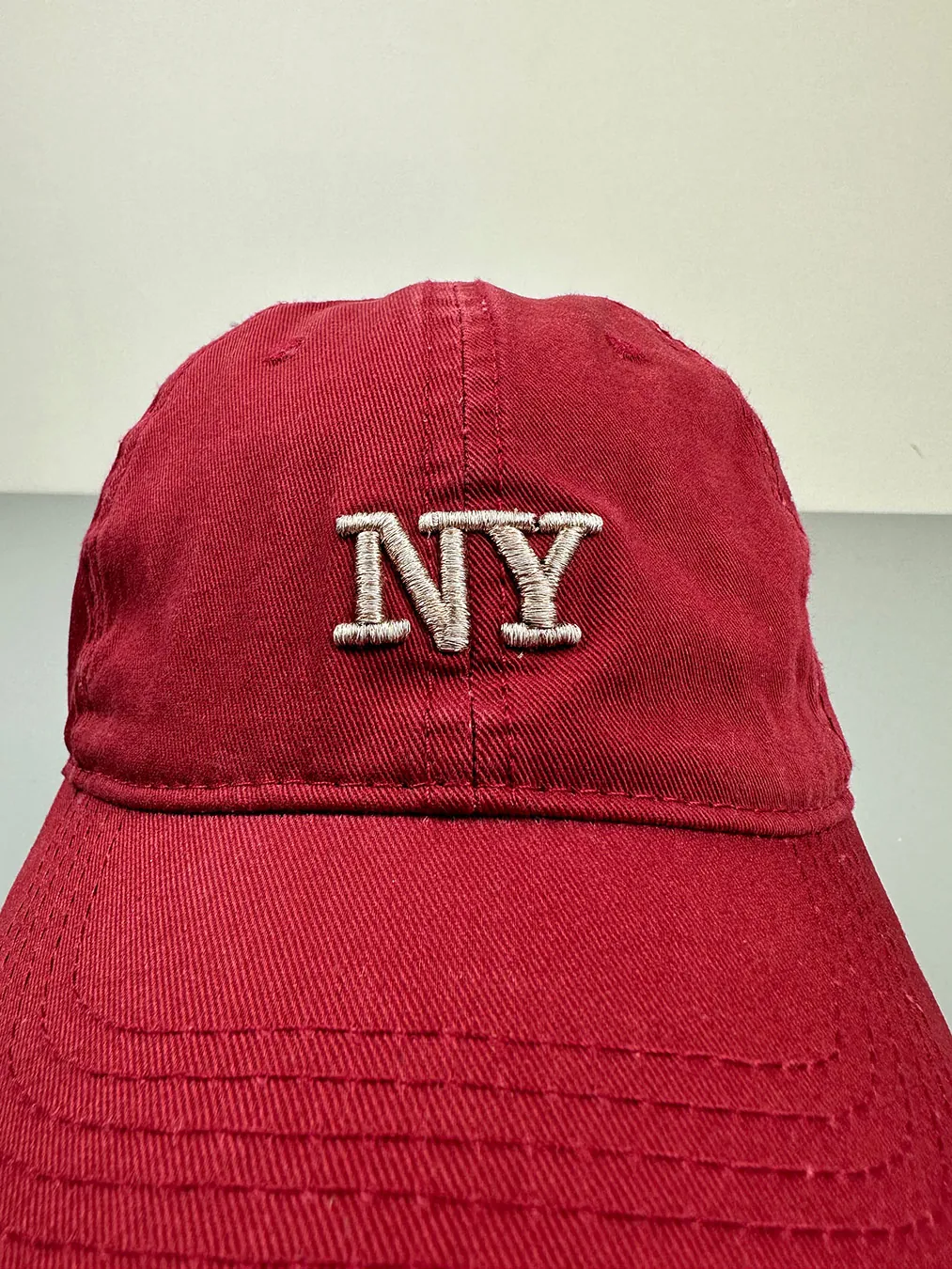Бейсболка Noname Золотий лого NY  Бордовий