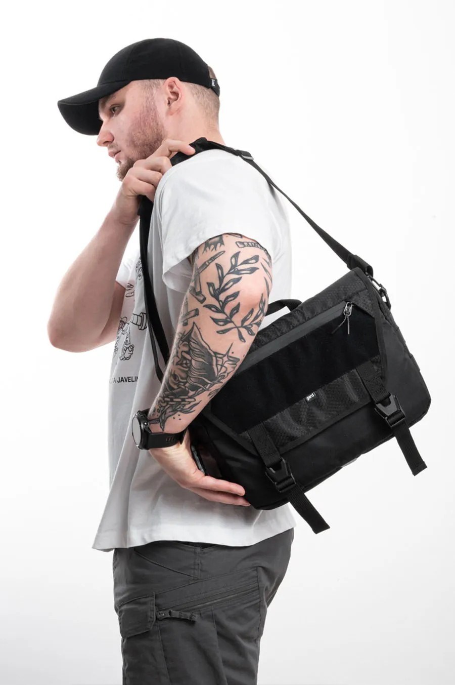 Messenger Gard Fixed Bag | Hundred 2/24 Black