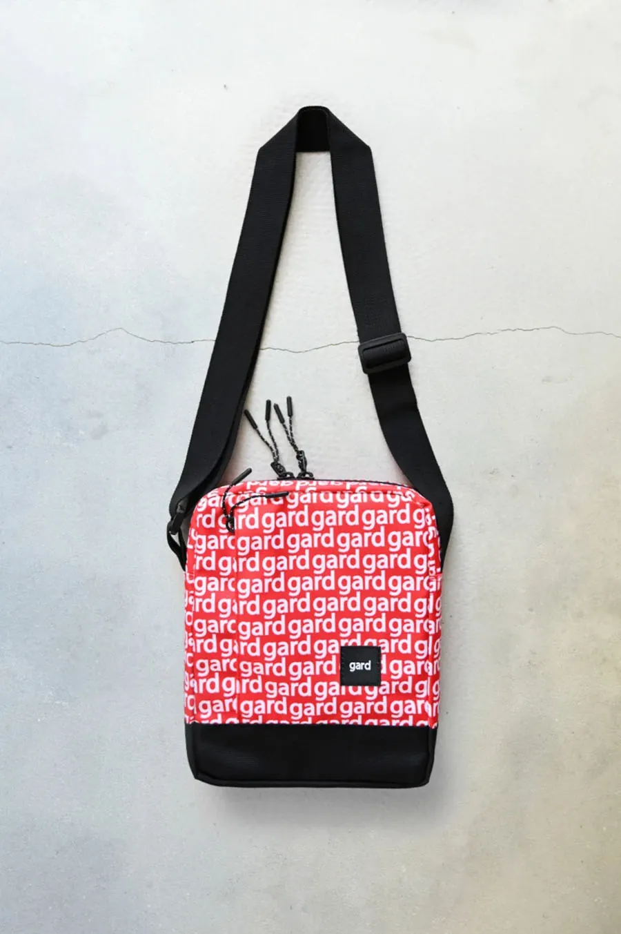 Messenger Gard Bag over the shoulder Copyleator | gard red 2/22 black