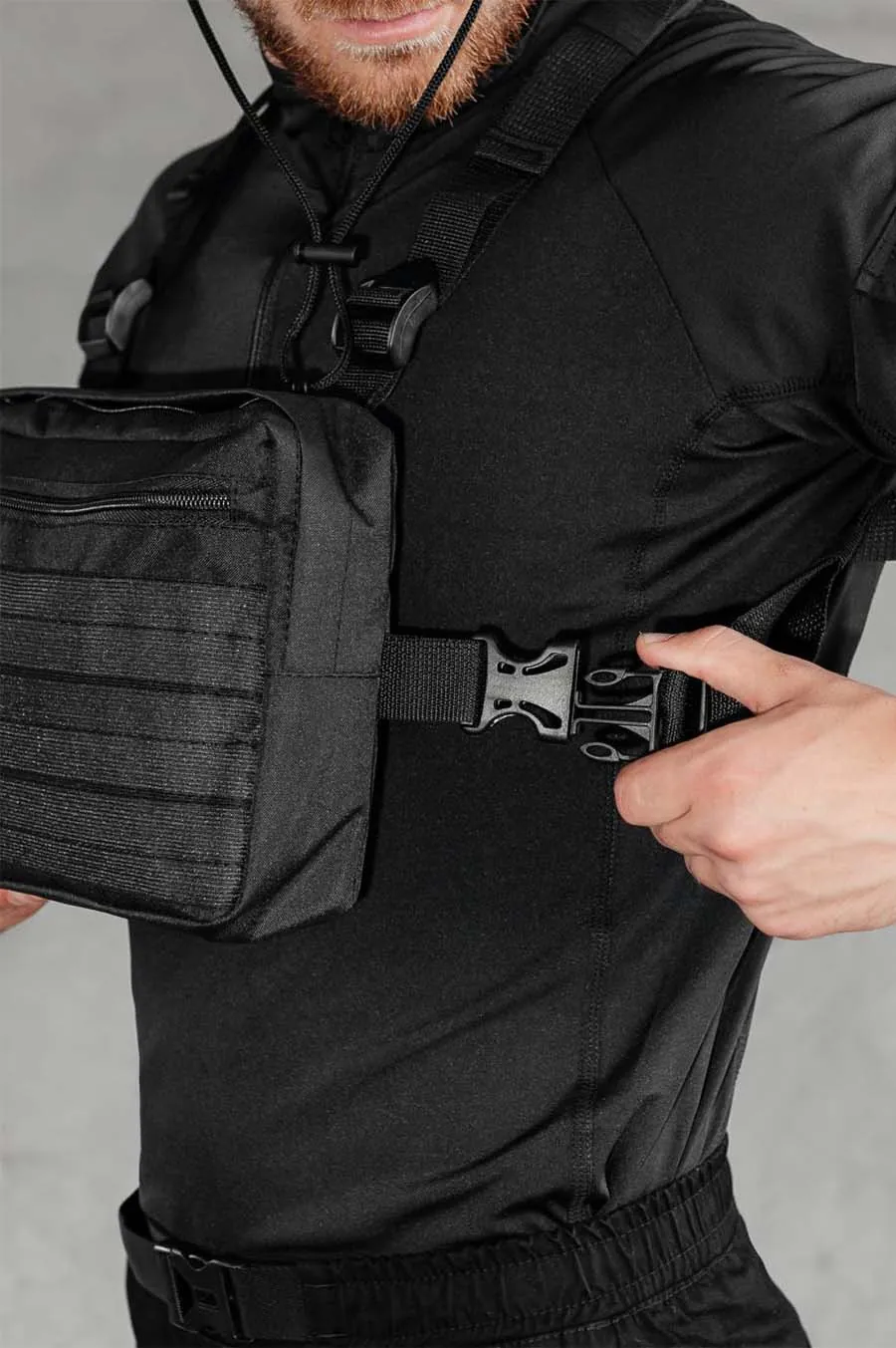 BEZET Chest bag Black