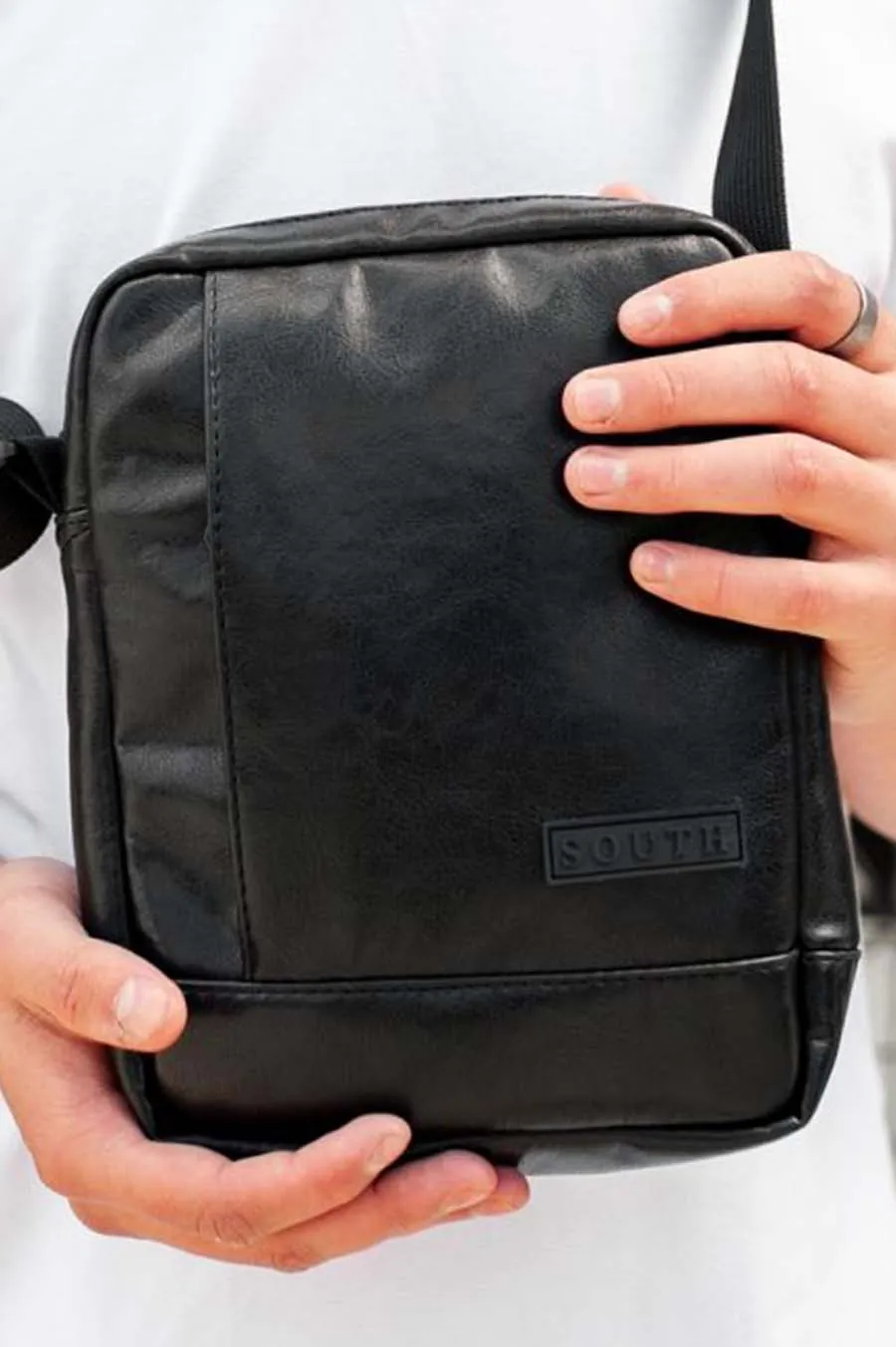 Messenger SOUTH South Soft Black leather Black