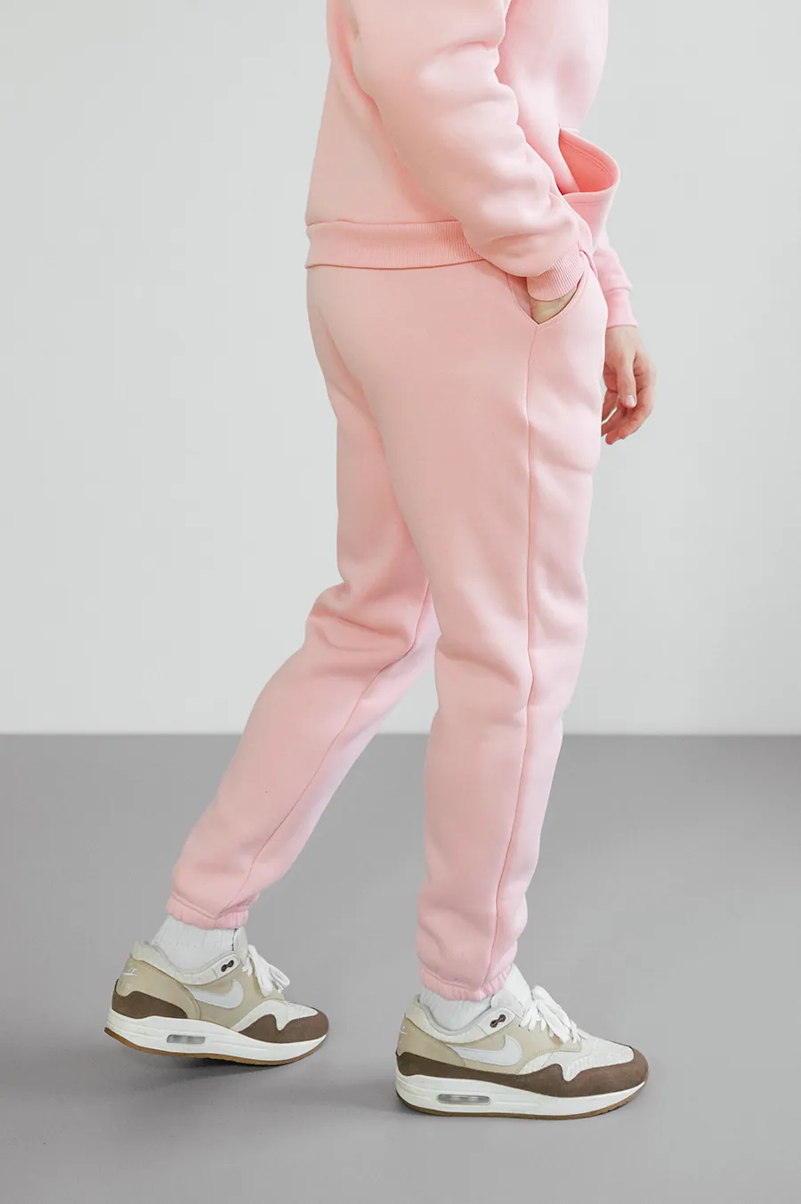 Sports pants GARAGE Oversize Essentials Style Basic with nachos Saint Pink