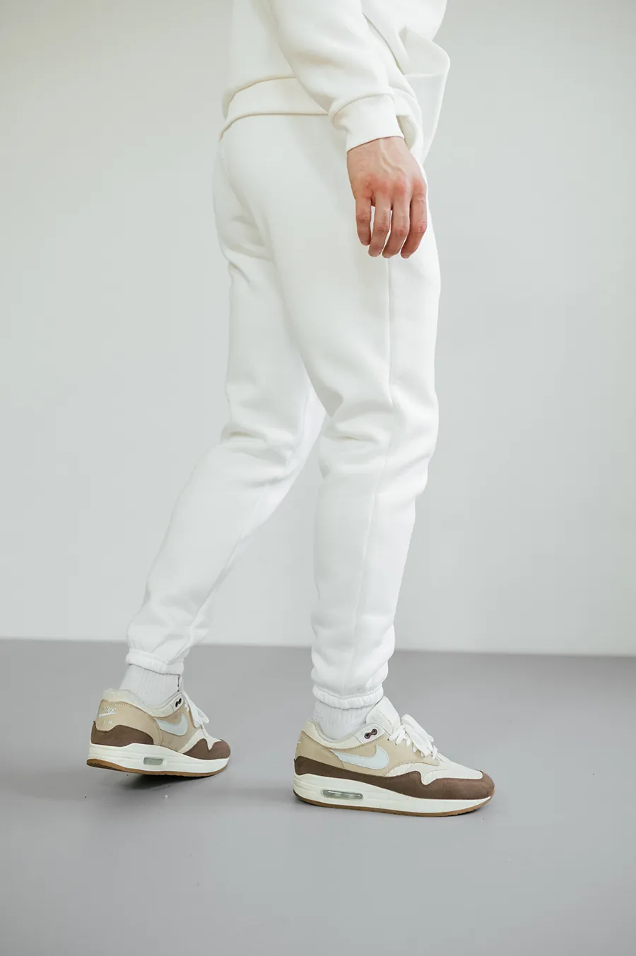 Sports pants GARAGE Oversize Essentials Style Basic with nachos Champagne