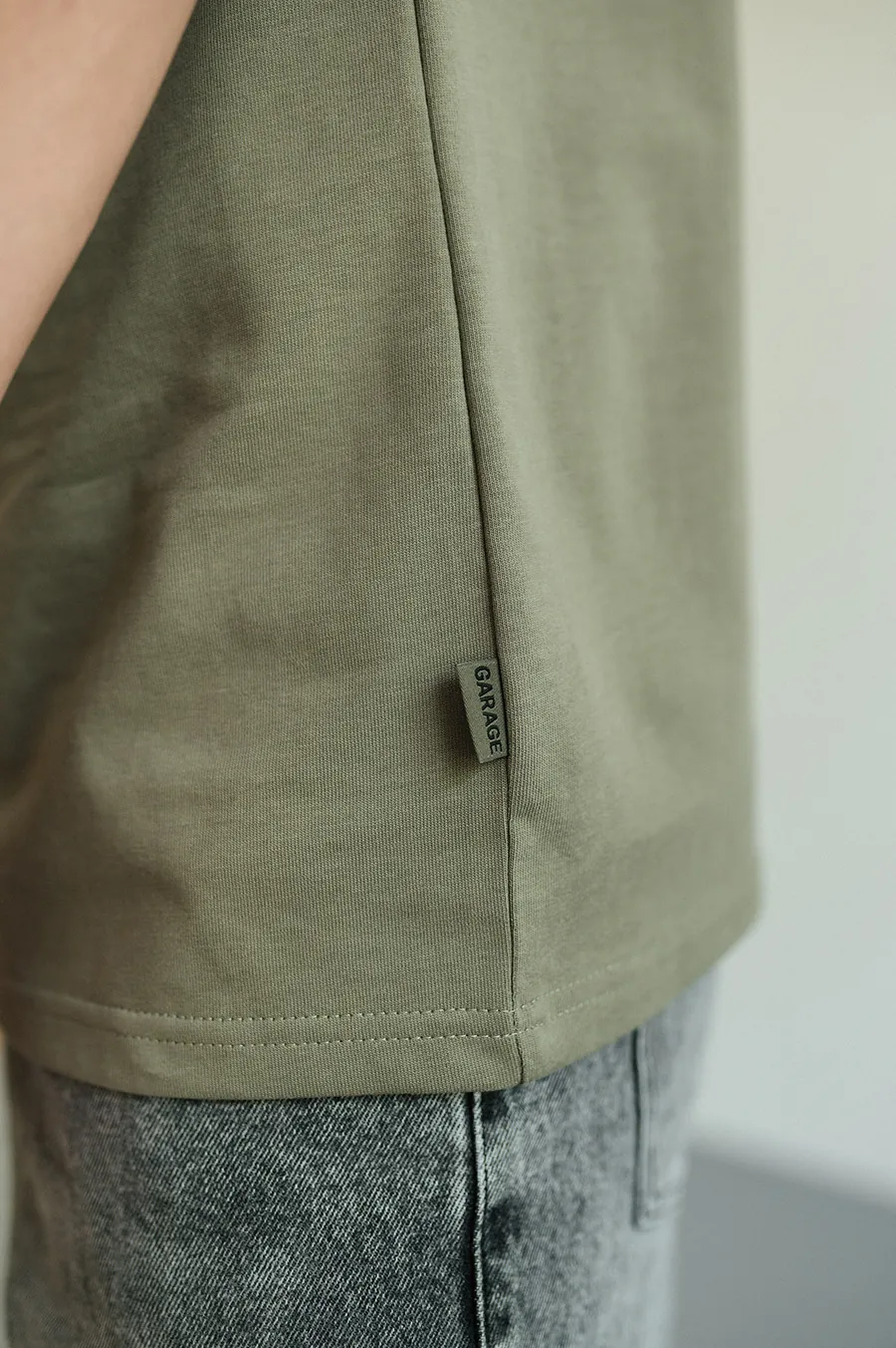 Футболка GARAGE Franklin shoes принт спина Св.Хакі