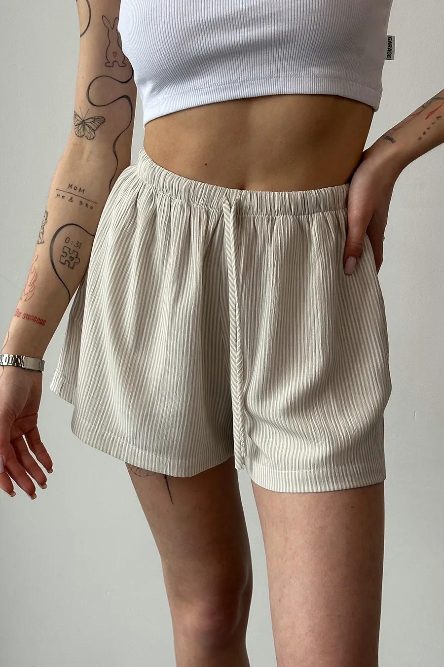 Shorts GARAGE Made of linen fabric Beige