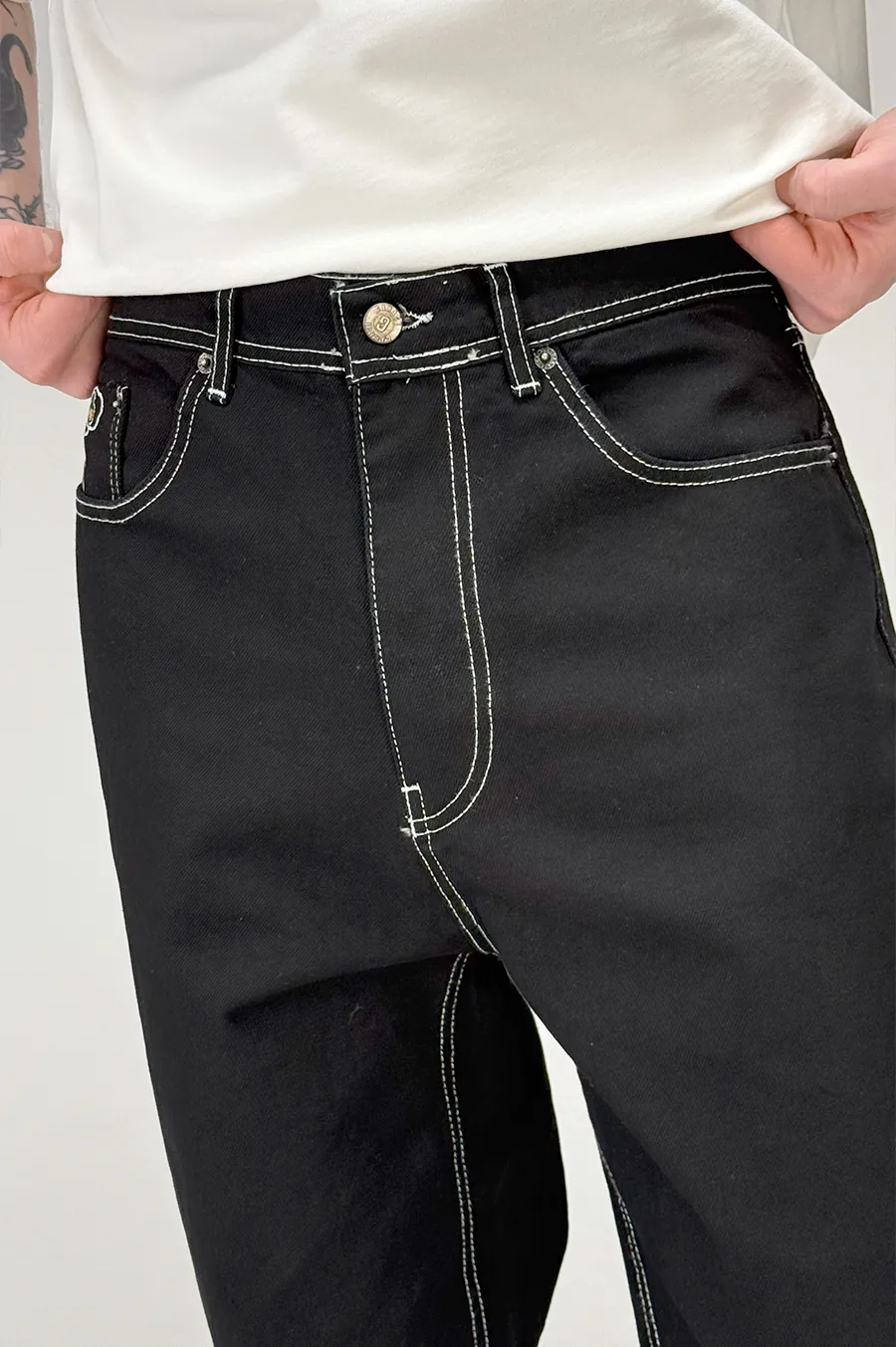 GARAGE Baggy jeans with Lego embroidery Black